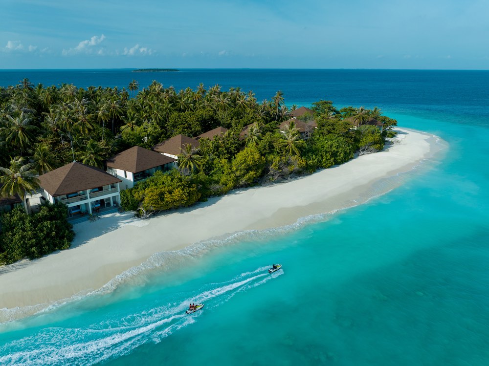 Avani+ Fares Maldives Resort - Bild 4