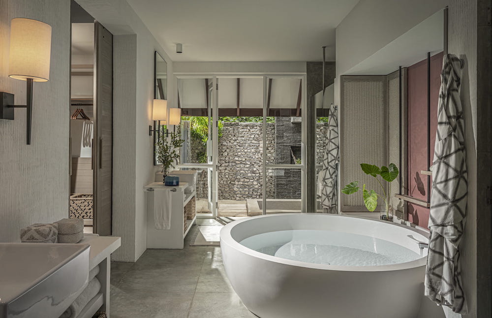 Four Seasons Resort Maldives at Landaa Giraavaru — room