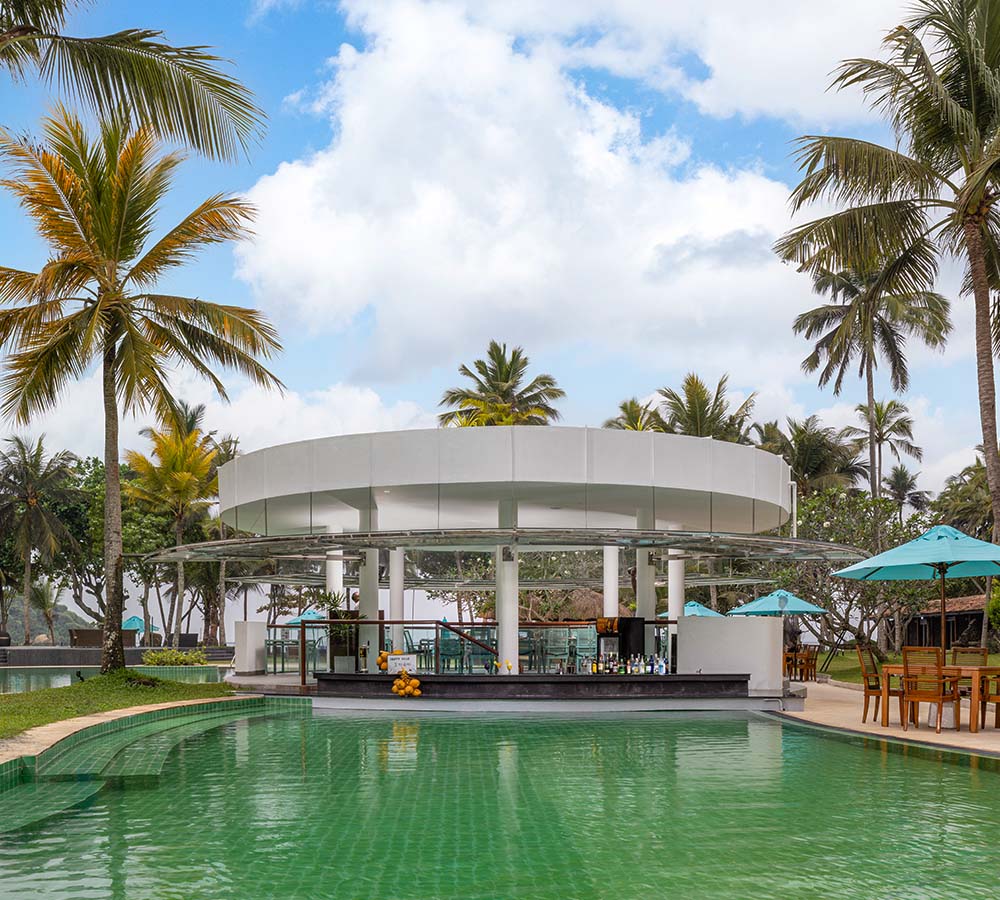 Splash Pool Bar