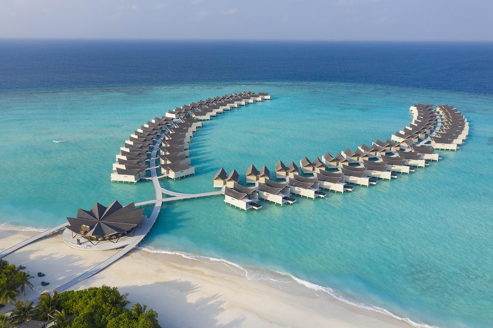 Kuredhivaru Resort & Spa Maldives - Bild 4