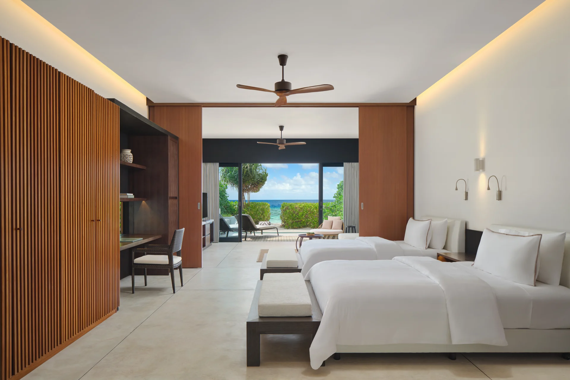 The Westin Maldives Miriandhoo Resort - Bild 4