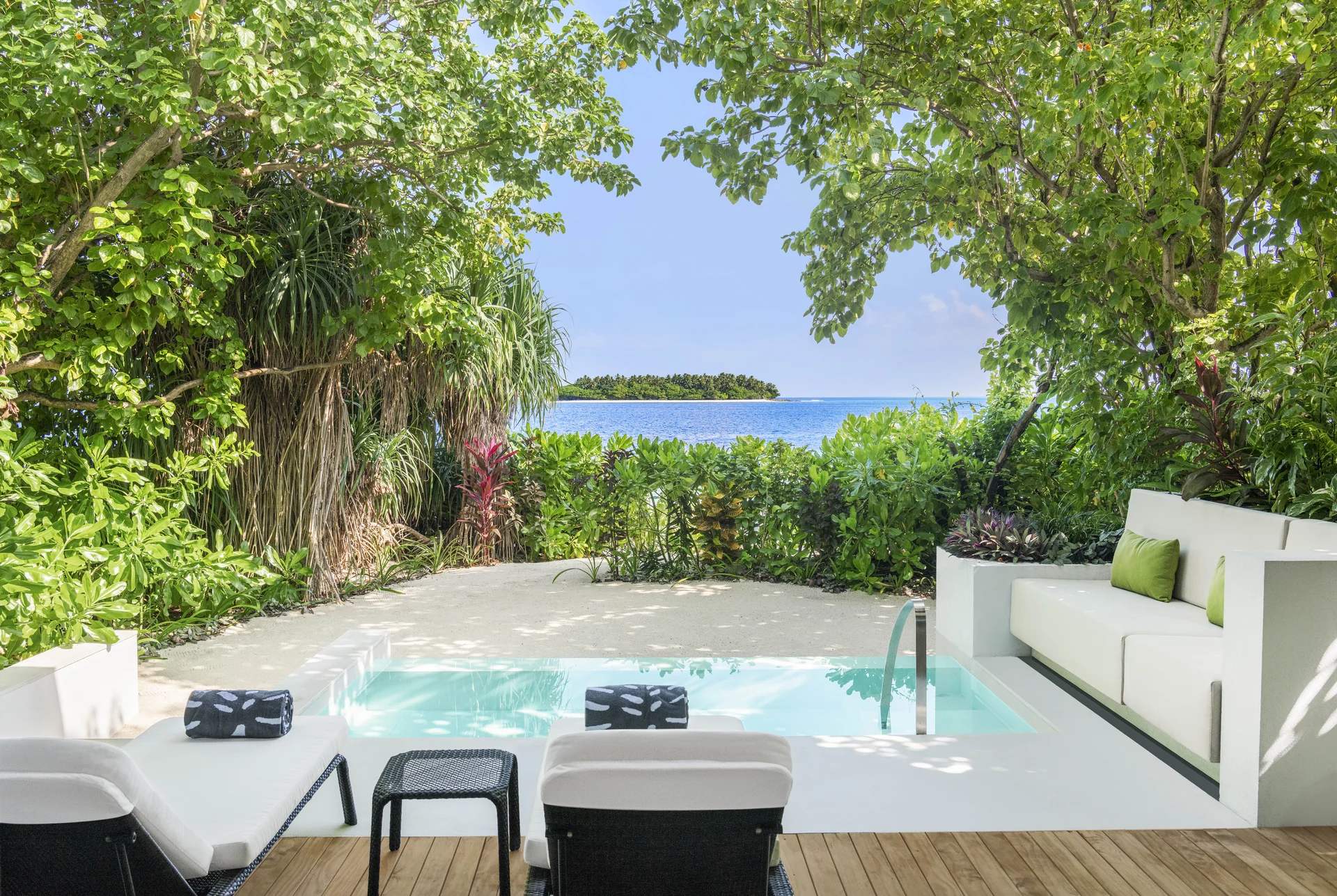 The Westin Maldives Miriandhoo Resort - Bild 4