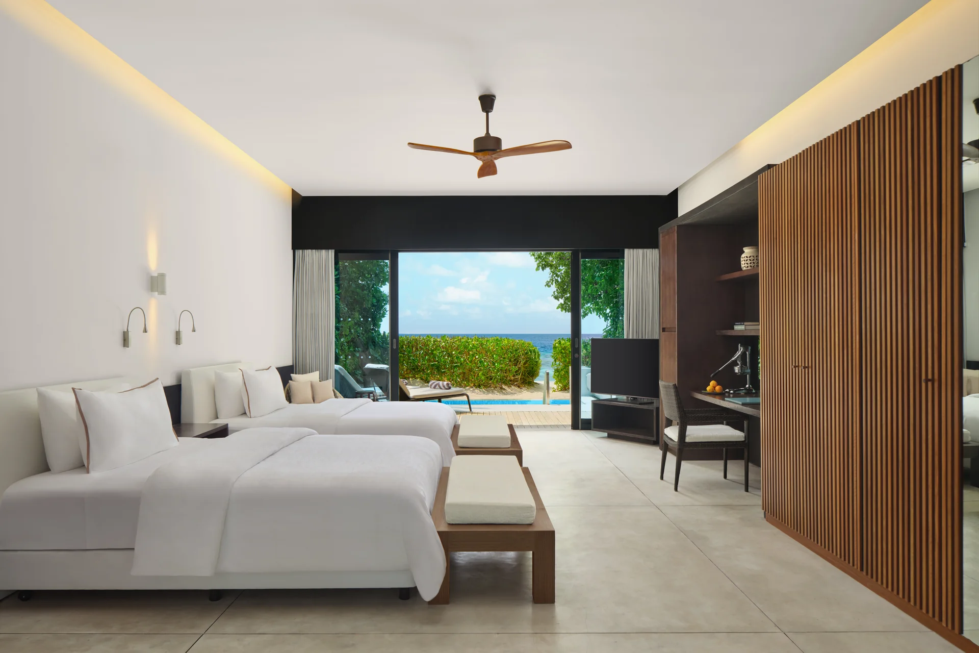 The Westin Maldives Miriandhoo Resort - Bild 2
