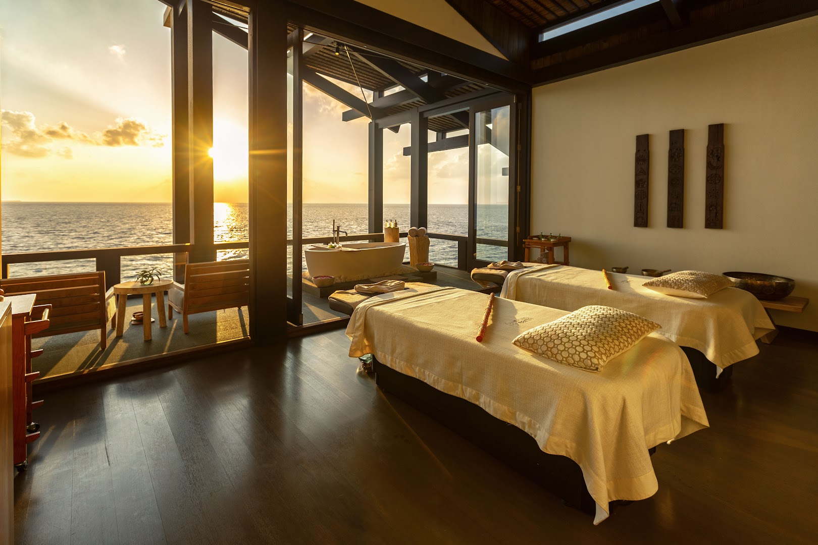 The Retreat Restaurant at Kudadoo Maldives Private Island thumbnail 4