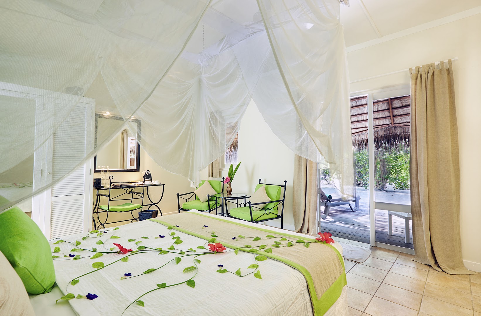 Beach Villa at Kuredu Island Resort & Spa thumbnail 5