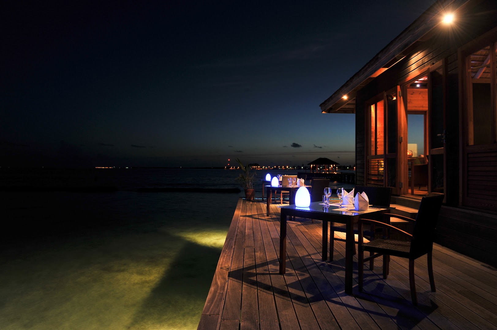Aqua Restaurant at Komandoo Island Resort & Spa thumbnail 6