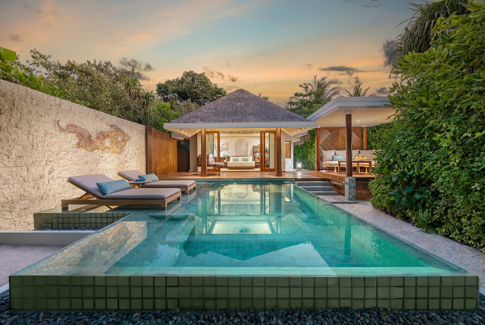 SKY at Anantara Kihavah Maldives Villas thumbnail 4