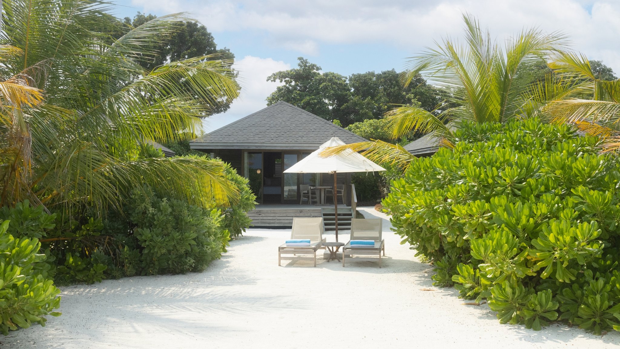 UMI at Jawakara Islands thumbnail 6