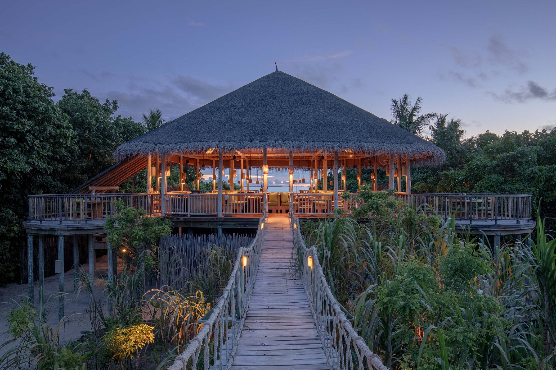 Chill at Six Senses Laamu thumbnail 5