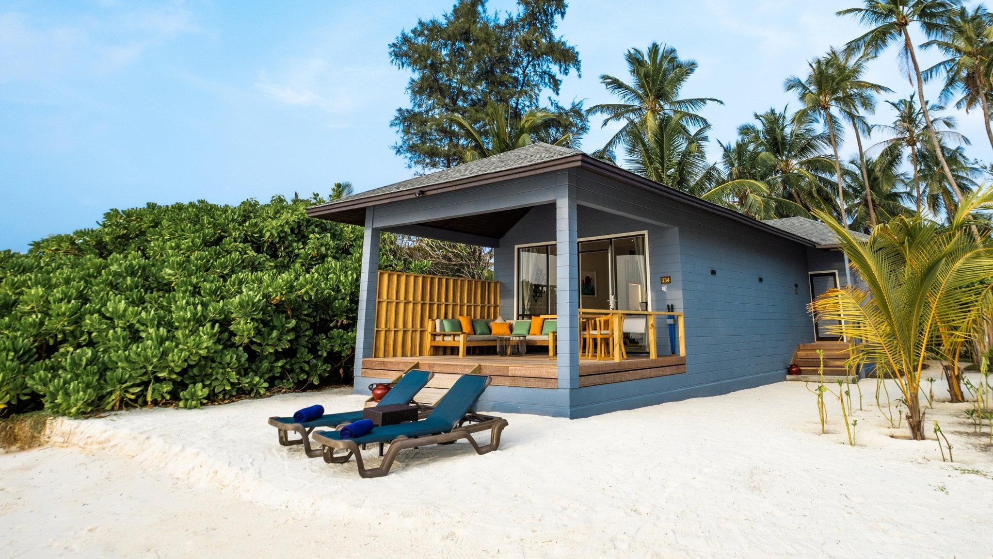 Beach Villa at Kuredu Island Resort & Spa thumbnail 3