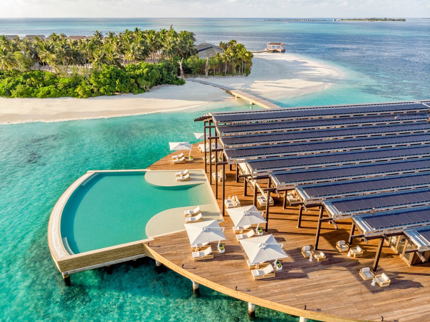 The Retreat Restaurant at Kudadoo Maldives Private Island thumbnail 6
