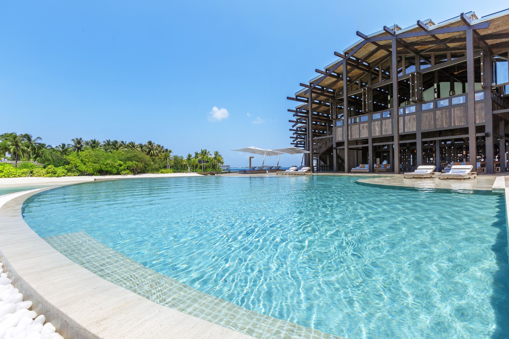 The Retreat Restaurant at Kudadoo Maldives Private Island thumbnail 5