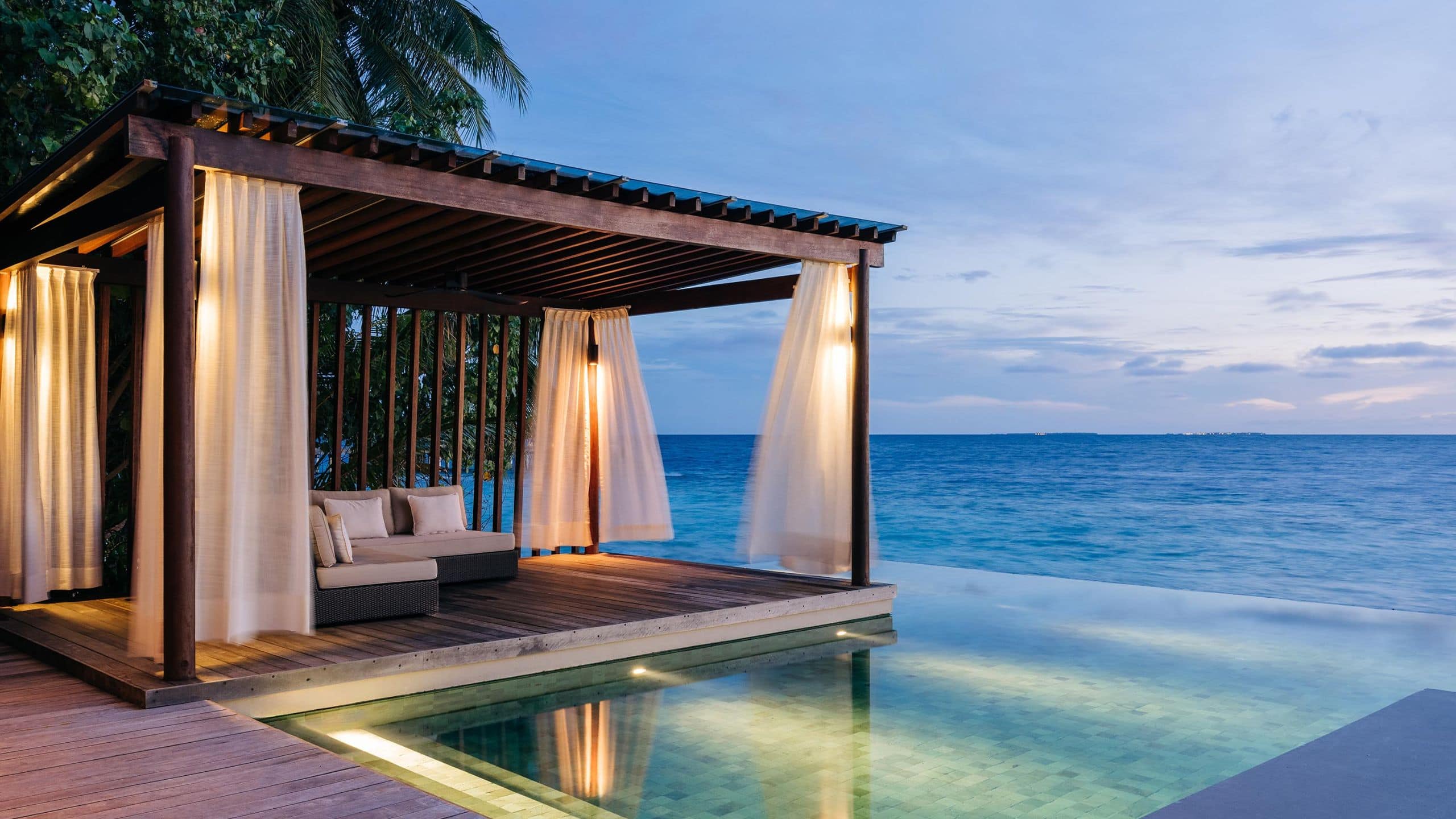 Deluxe Beach Pool Villa