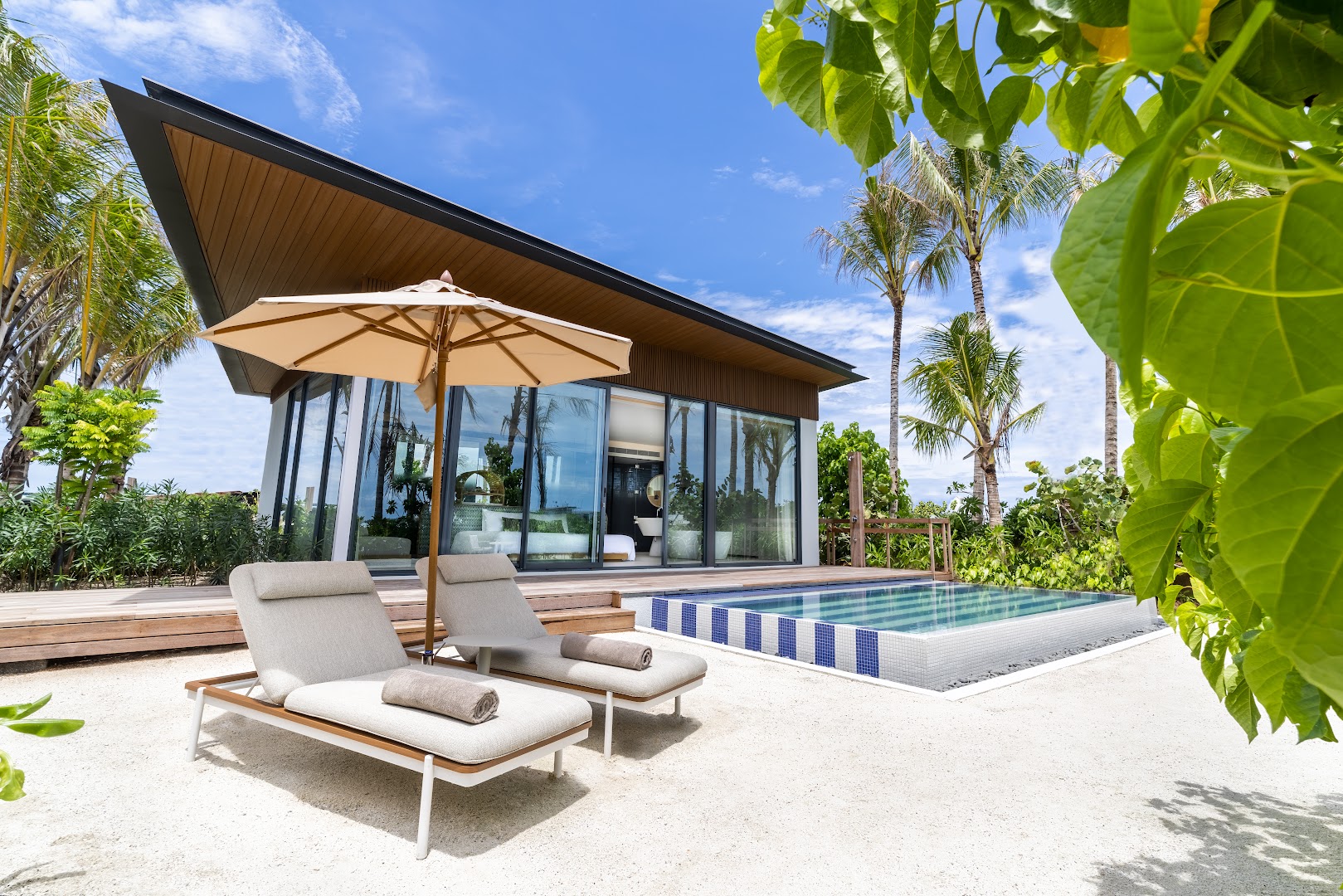 SO/ Maldives