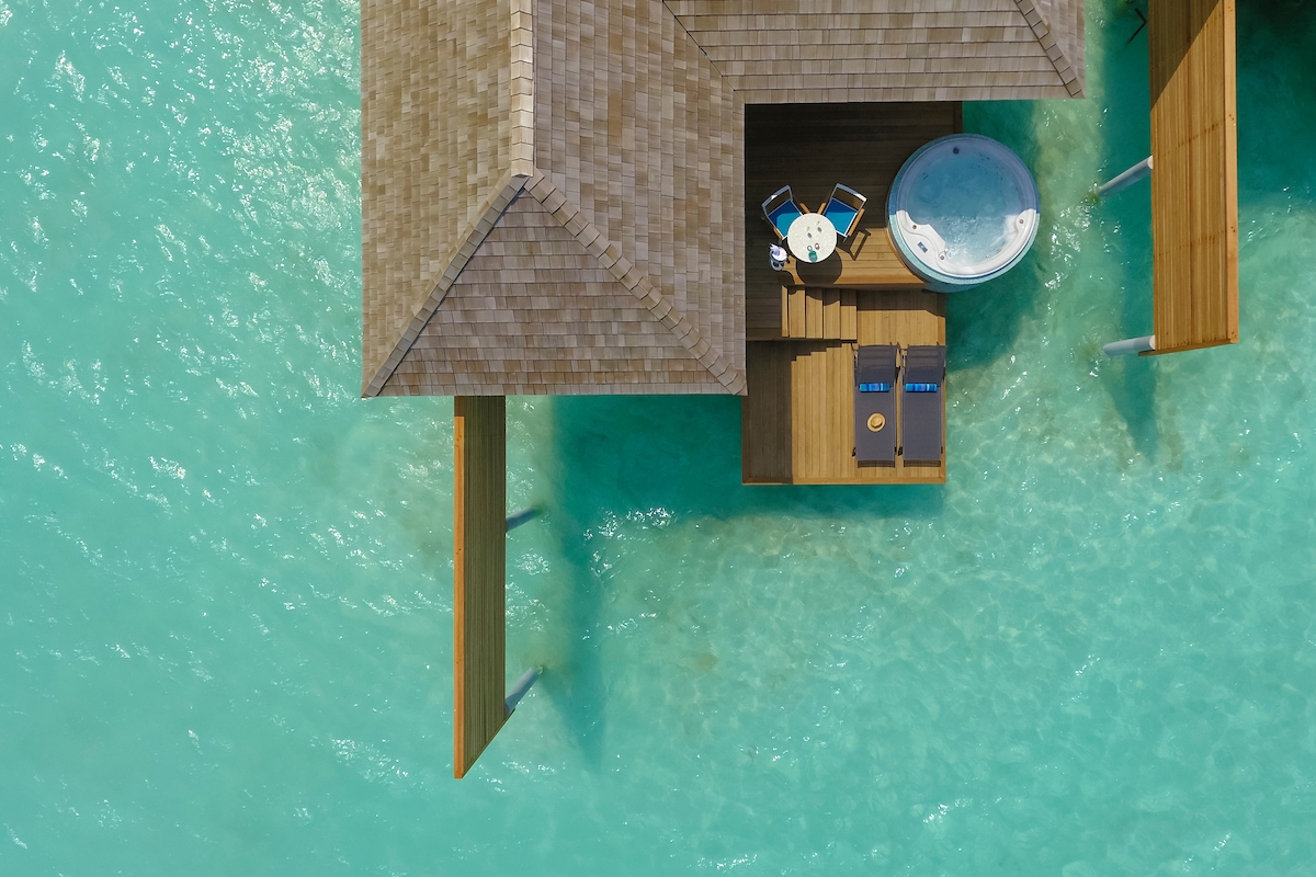 Aqua Villa with Swirl Pool