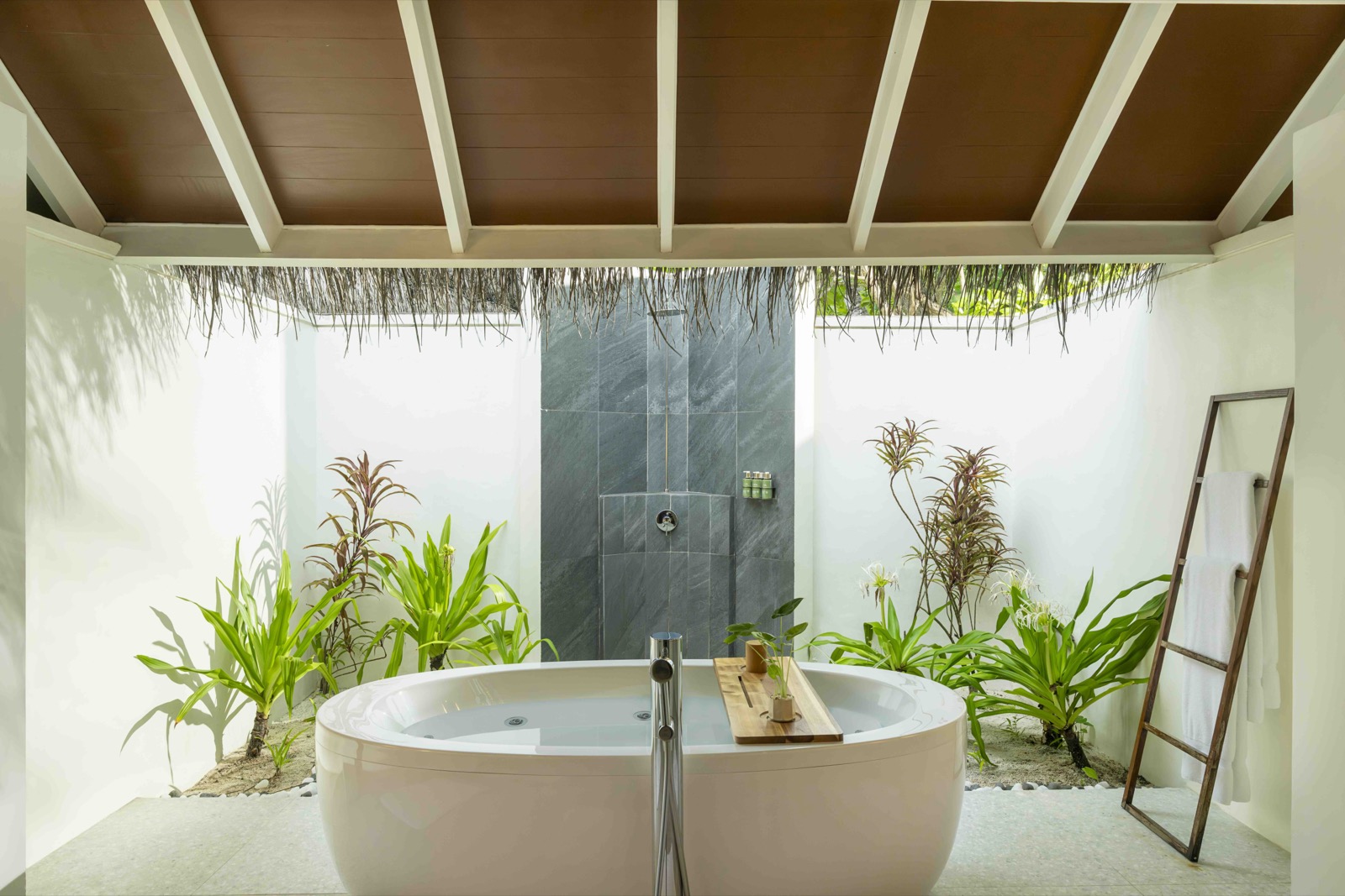 Jacuzzi Beach Villa