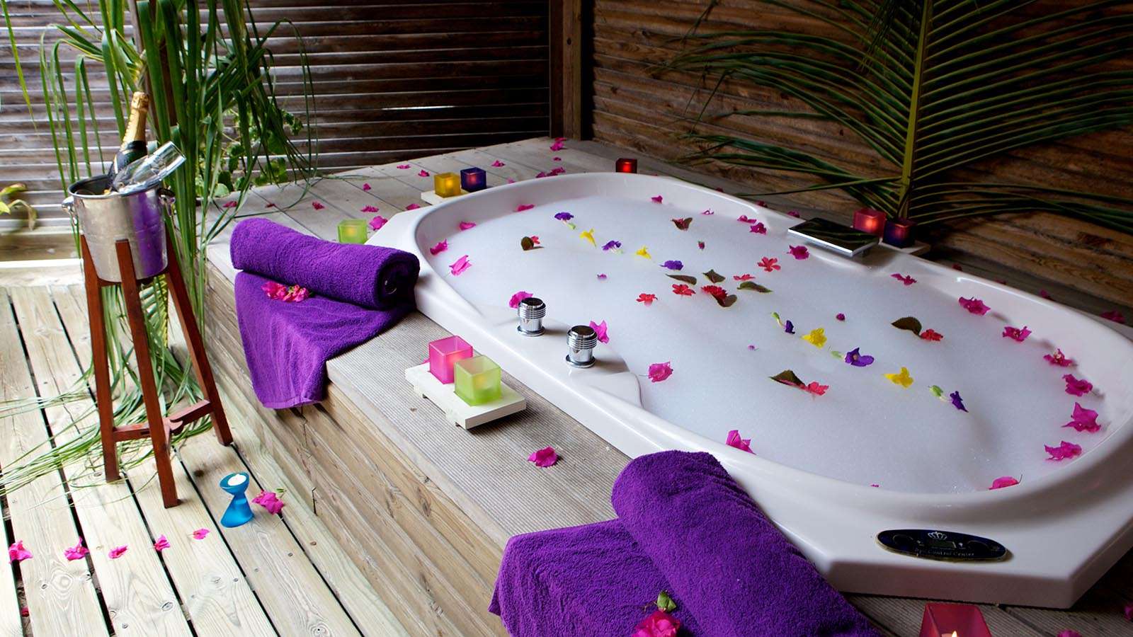 Jacuzzi Beach Villa