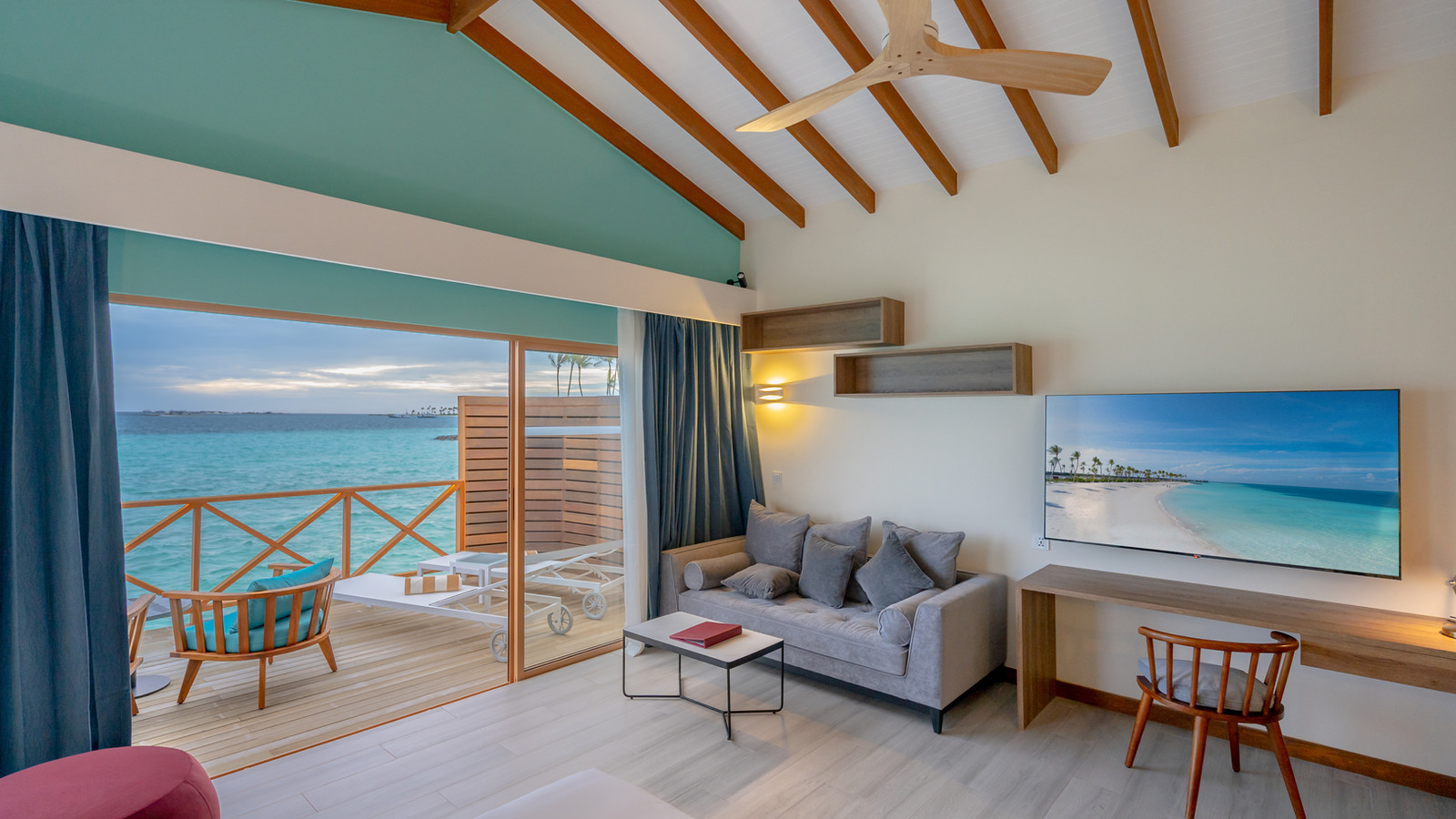 Lagoon Suite