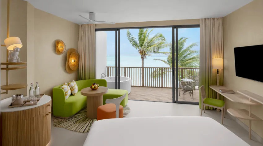 Mirage Panoramic Room with Jacuzzi
