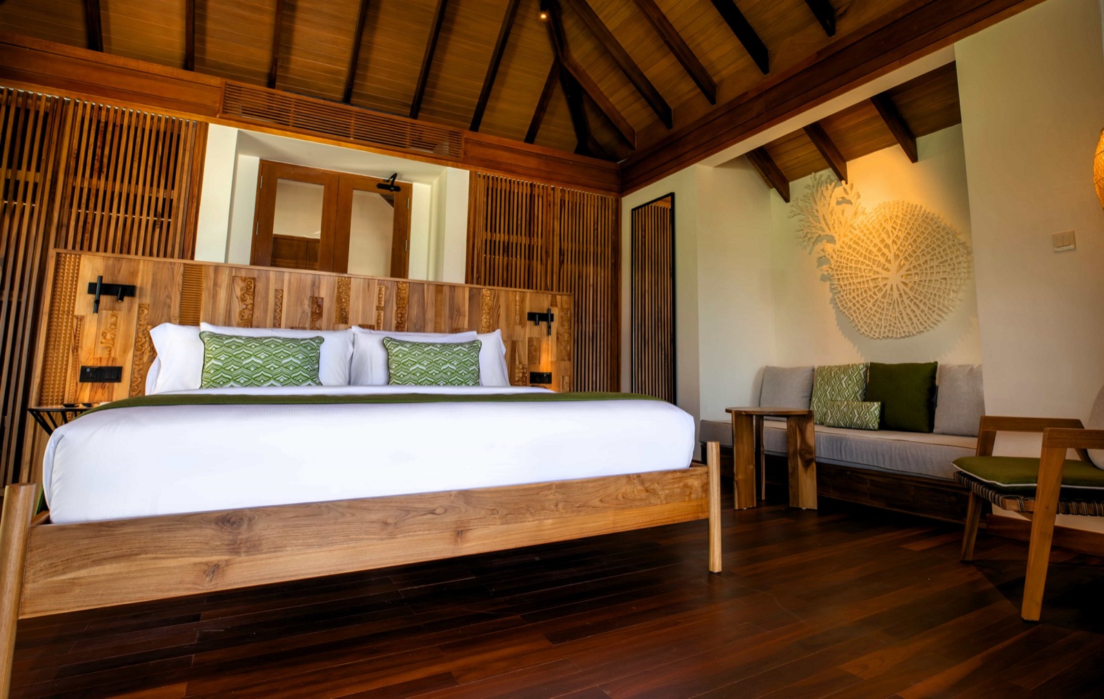 Beach Suite with Pool (Sunset Suite)