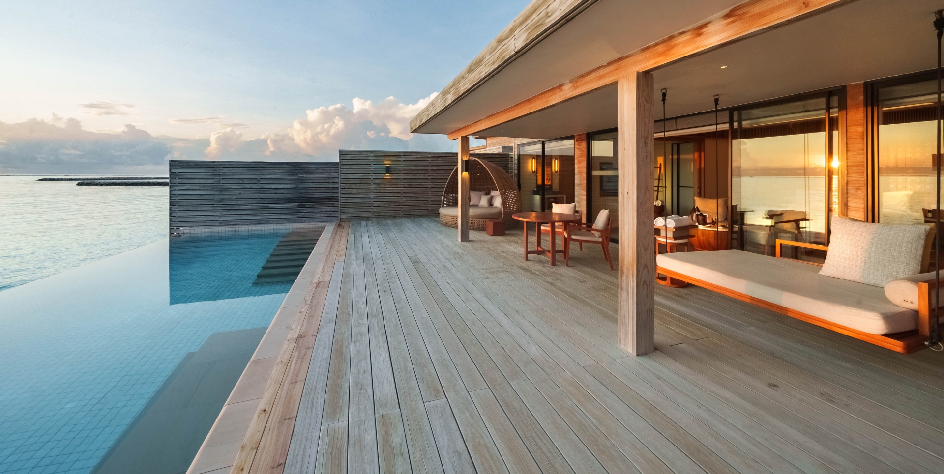 Sunrise Water Villa with Private Pool at Kuda Villingili Resort thumbnail 7